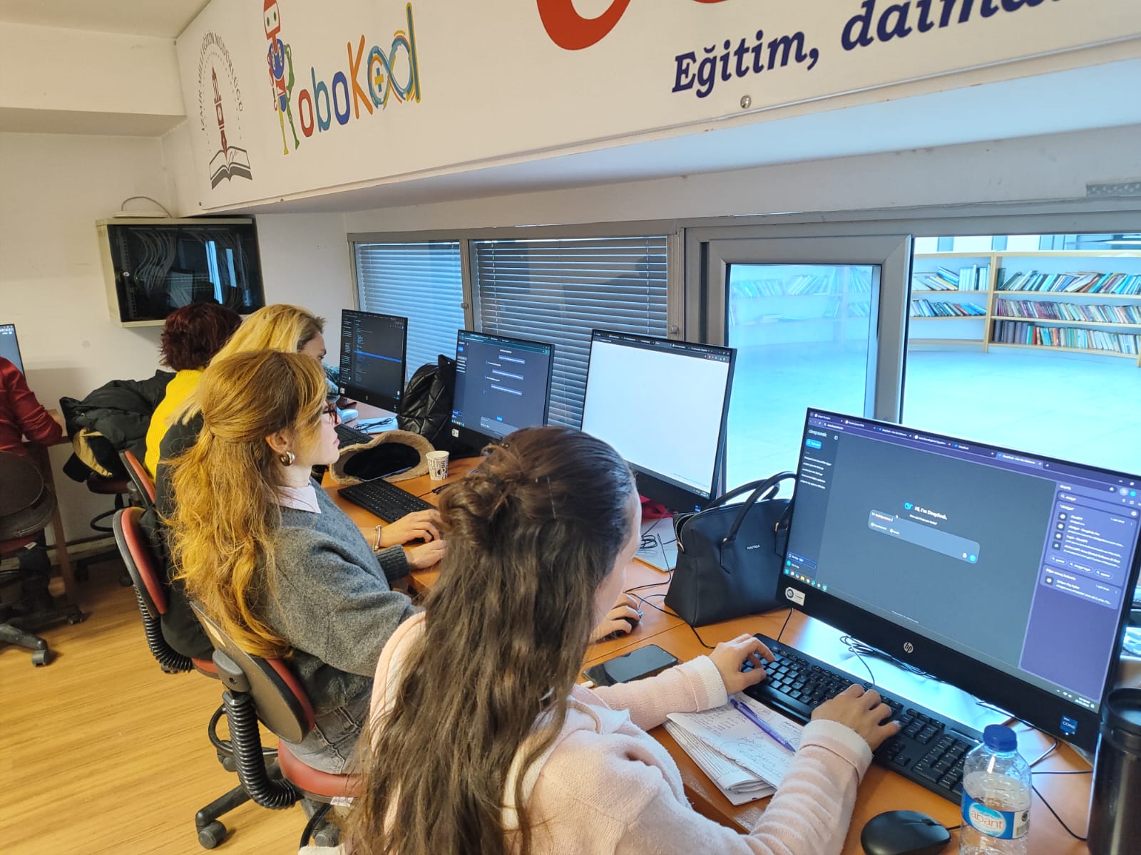 İzmir İl Millî Eğitim Müdürlüğünde “Yapay Zekâ Destekli Dijital İçerik Oluşturma Eğitimi” Düzenlendi