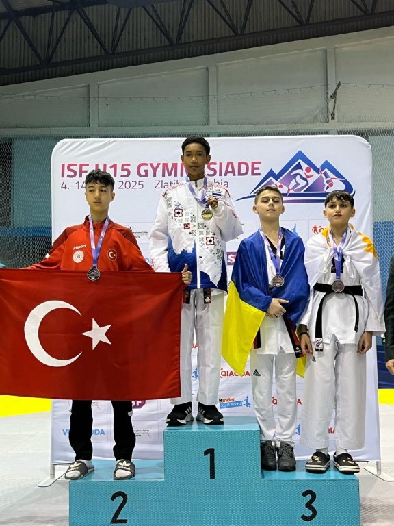 İzmir'li Öğrenciden Dünya İkinciliği Gururu!