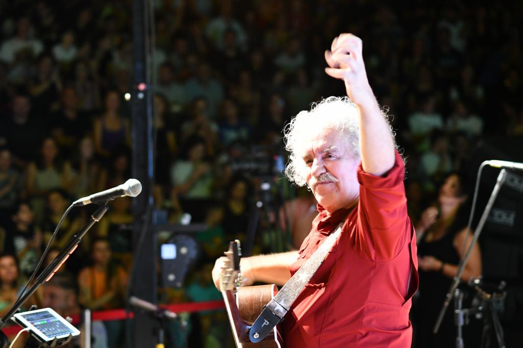    Çiğli’de Zafer Coşkusu Yeni Türkü ile Kutlandı