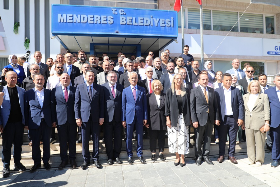 Bakan Uraloğlu’ndan Menderes’e Müjdeler.  Menderes- Gümüldür Karayolu Başlıyor