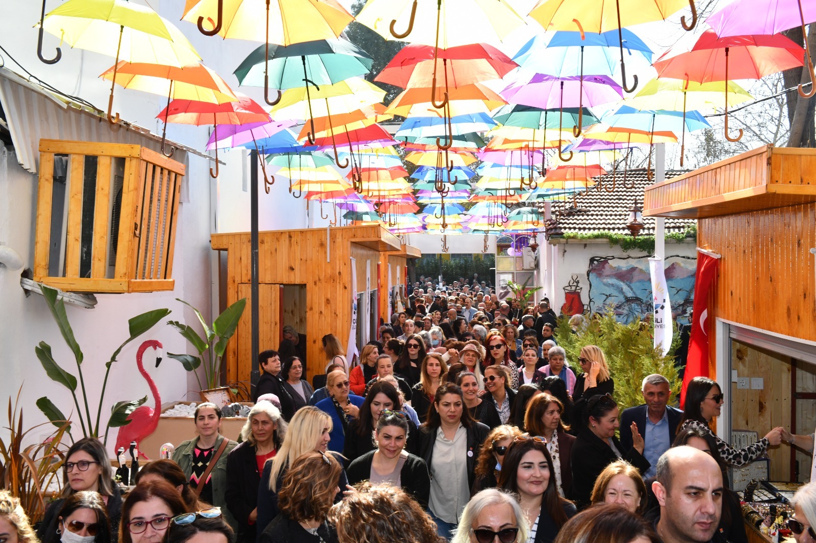 Çiğli’de “Kadın El Emeği Sokağı” Açıldı