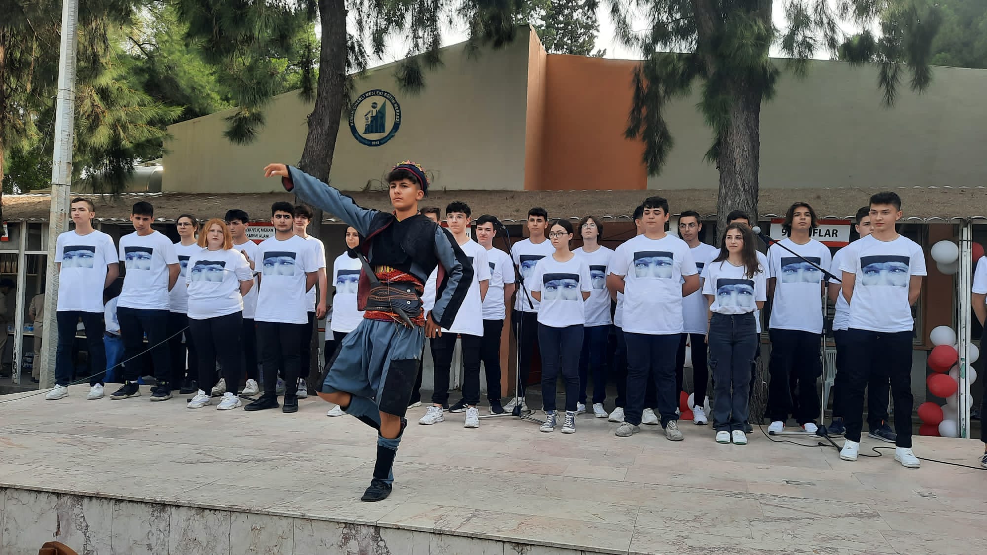 Çınarlı mezunlarının gurur günü