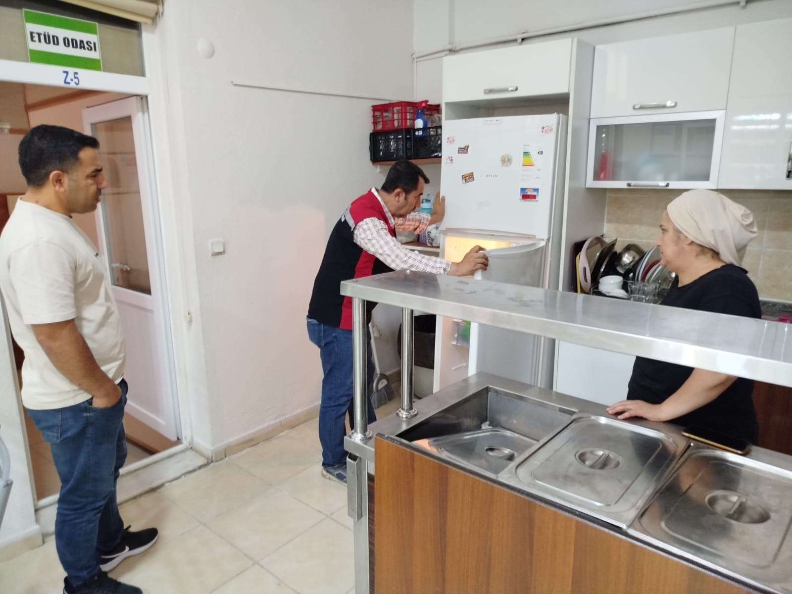 İzmir’de Üniversite Yurt Yemekhanelerine Denetim: Güvenilir Gıda İçin Sıkı Kontroller