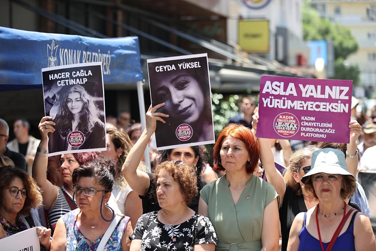Konak’ta kadınlar şiddete ve kadın cinayetlerine ‘hayır’ dedi