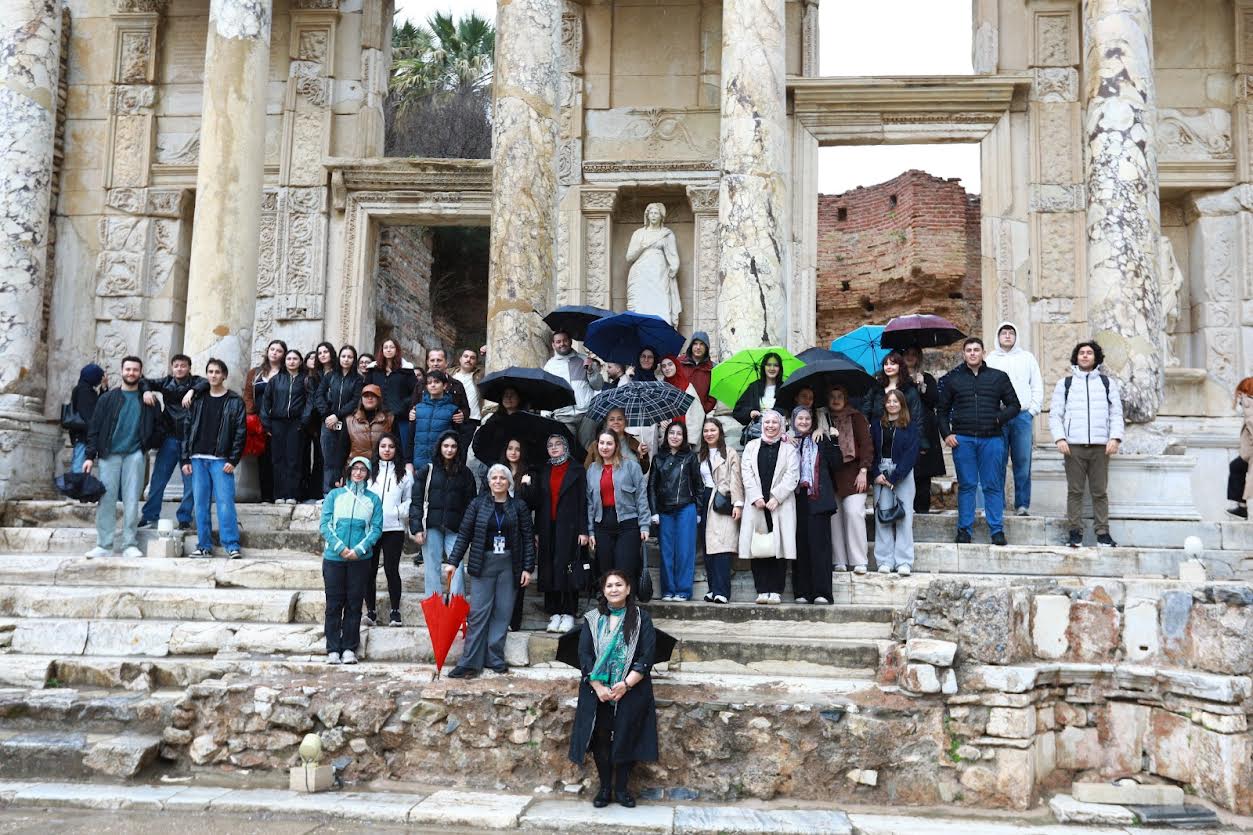 Efes Selçuk’ta kütüphane haftası etkinlikleri başladı