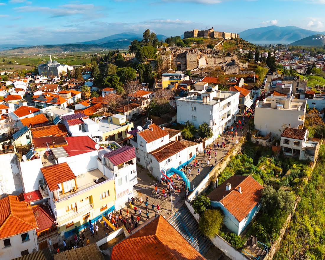 Yüzlerce sporcu Efes Ultra Maratonu’nda dünya mirasını koşarak keşfetti