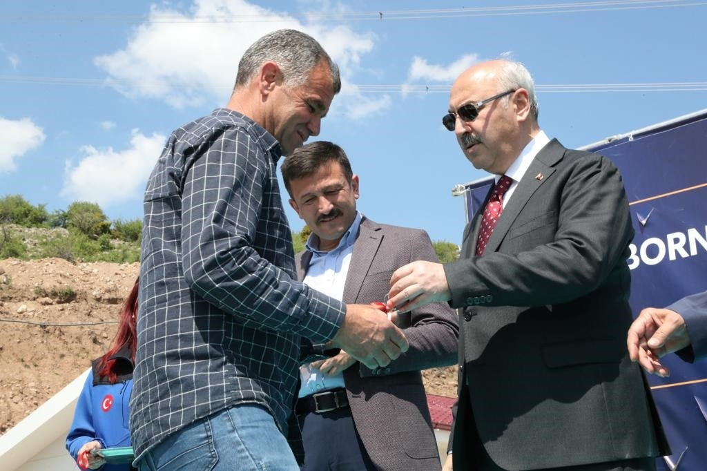 İzmir’deki heyelan mağdurları yeni evlerine kavuştu