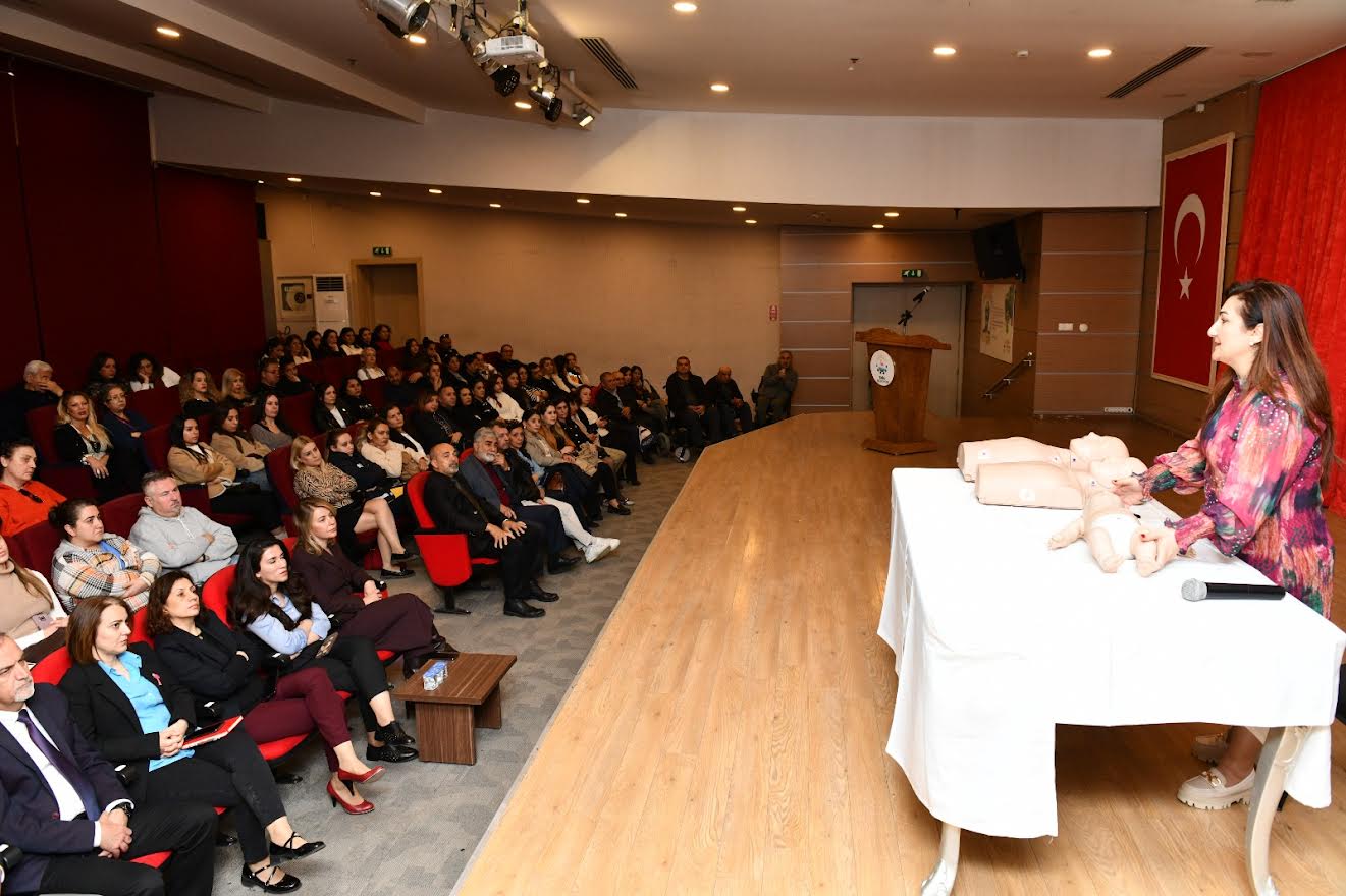Çiğli Belediyesi’nden Hayat Kurtaran Eğitim: Temel İlk Yardım Semineri Düzenlendi