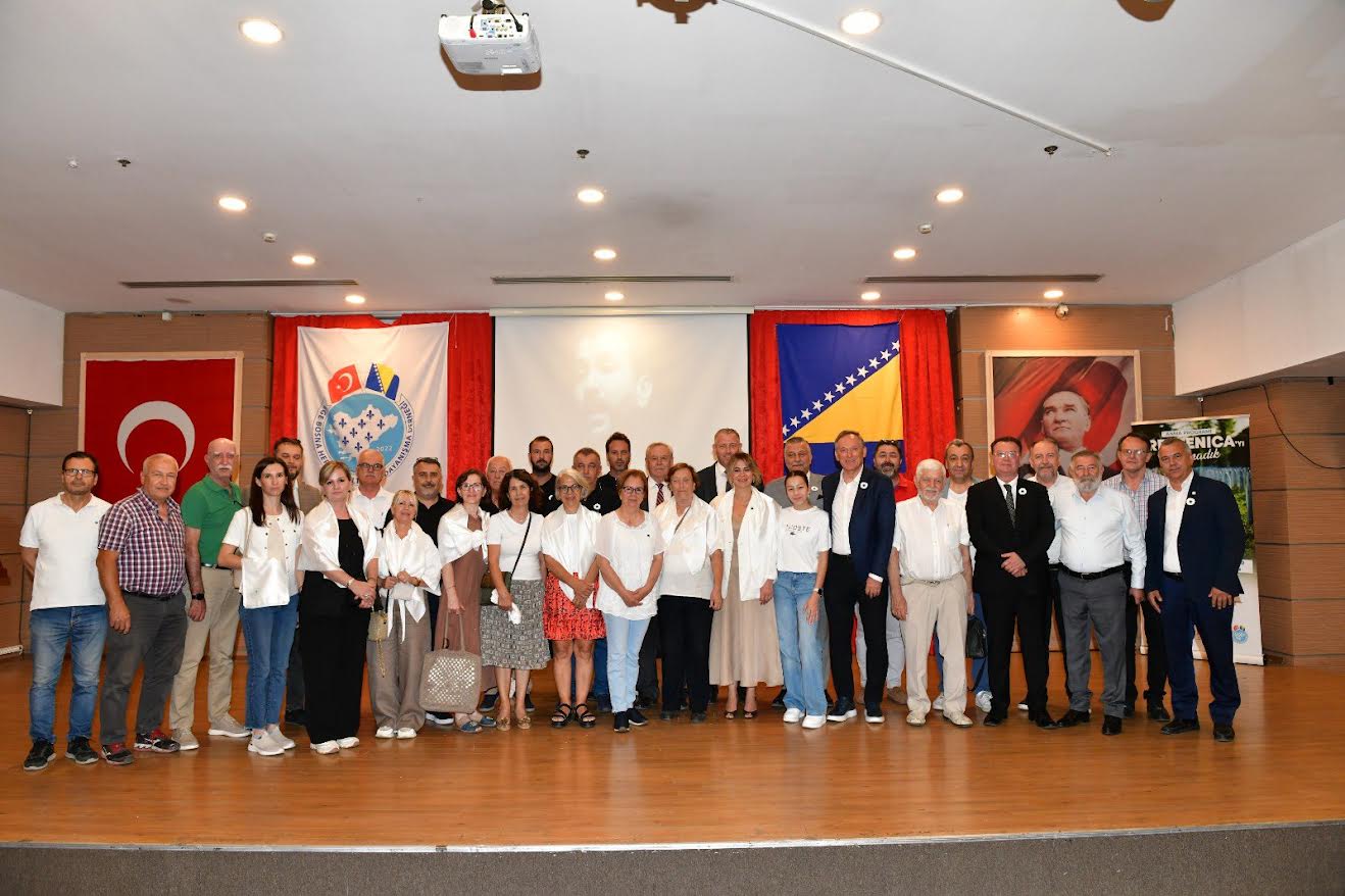 Srebrenica Katliamı'nın 30. Yılında 8.372 Boşnak kurban saygıyla anıldı