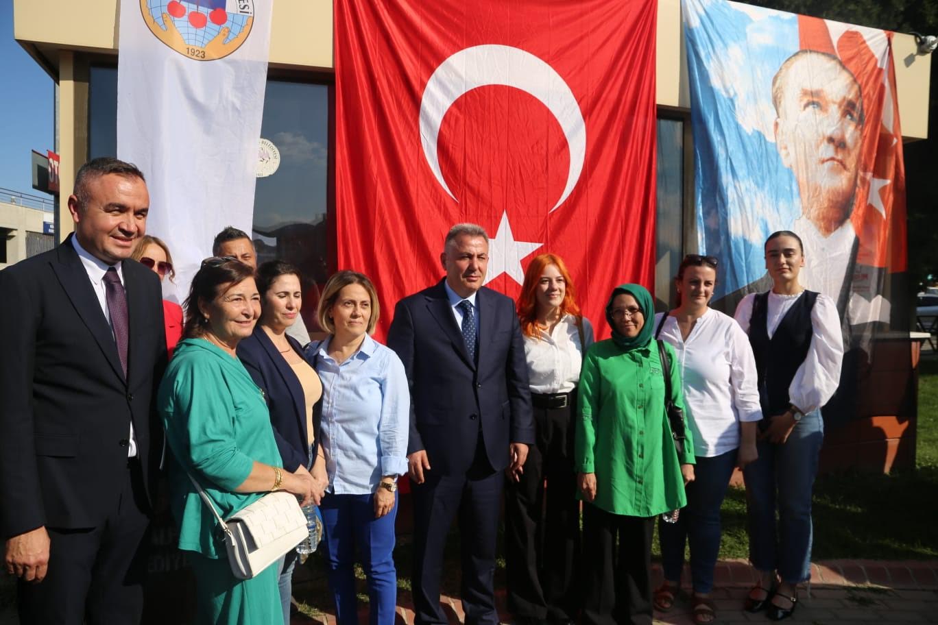 Cumhuriyetimizin 100. Yılında Birlik ve Beraberliğimizi İlmek İlmek Dokuyoruz