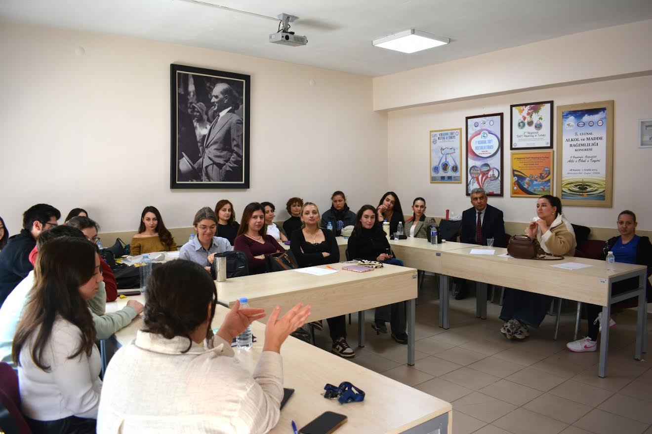 Öğr. Gör. Yücel “Aileler çocuklarıyla verimli vakit geçirdikçe oyun bağımlılığı riski azalabilir”