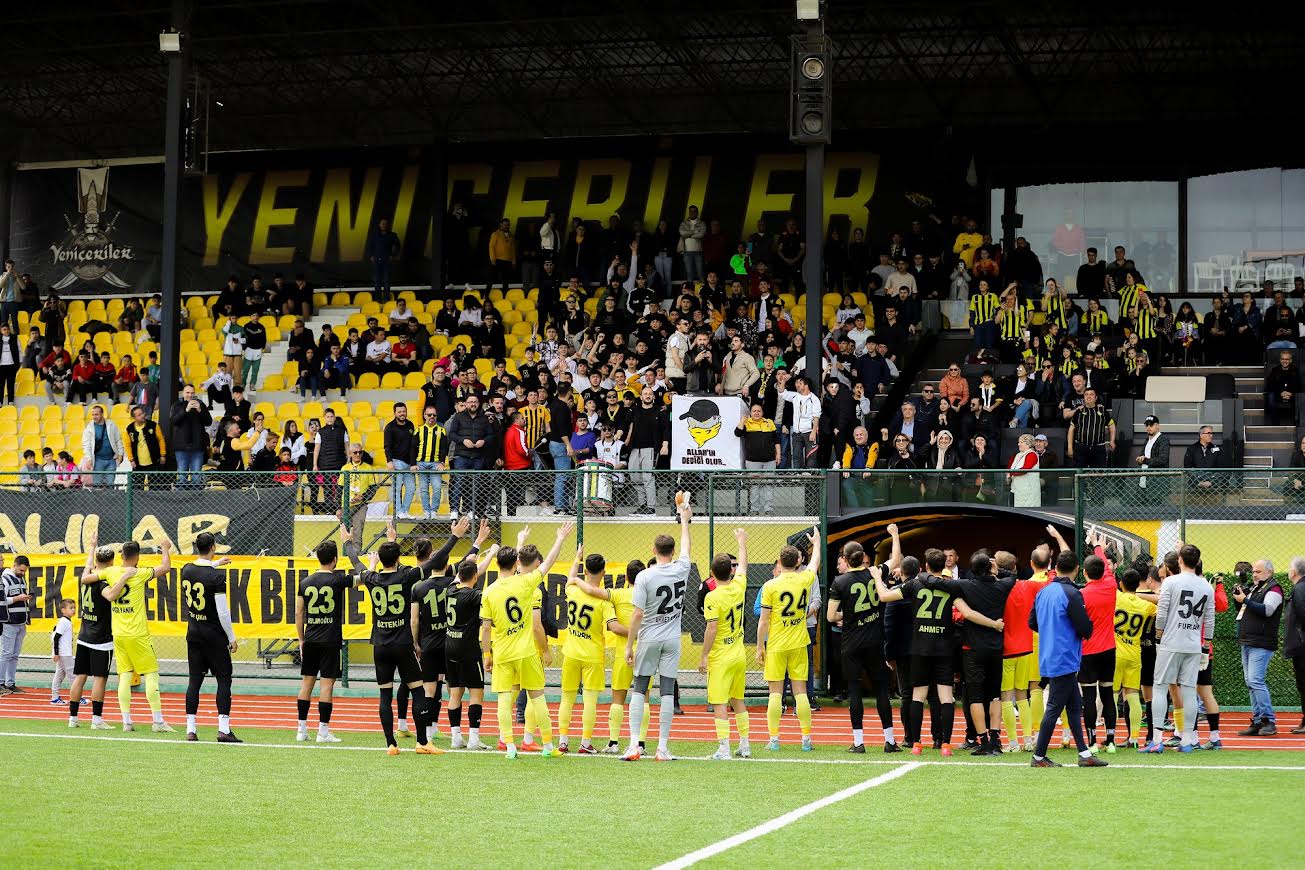 Aliağaspor FK 3.Ligin Kapısını Araladı