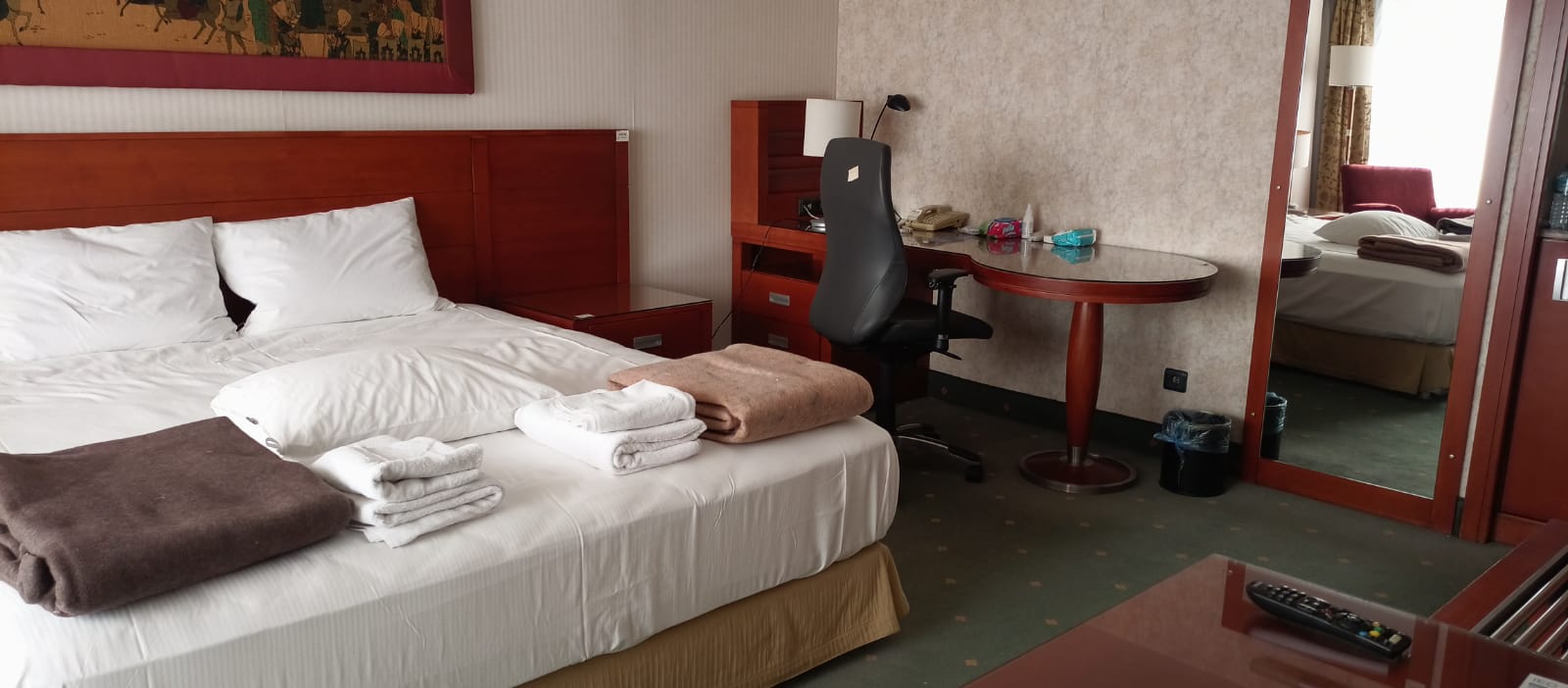 İzmir Büyükşehir Belediyesi eski Hilton Oteli’nin binasını depremzedelere açtı