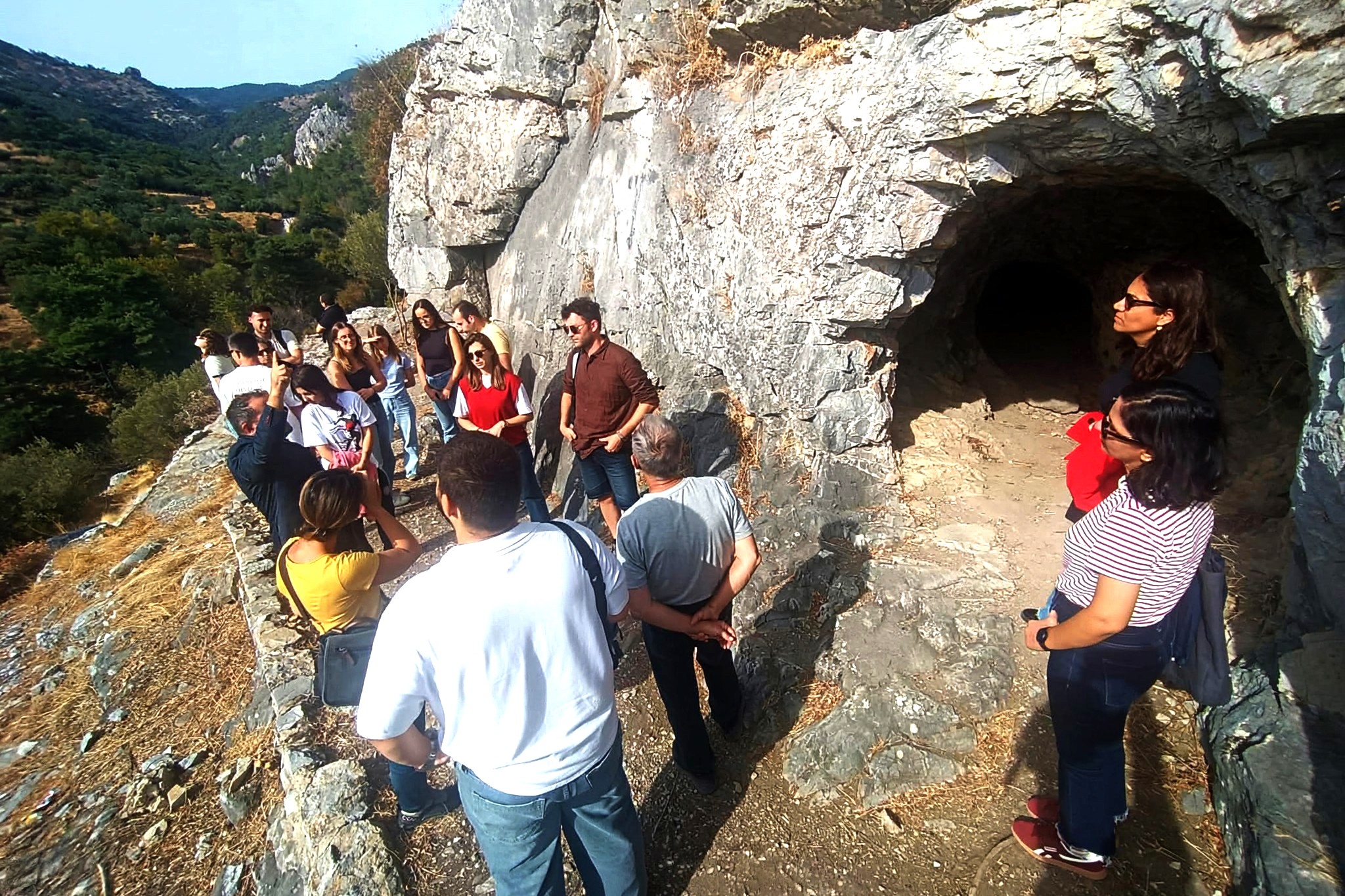 Bornova’nın 8.500 yıllık mirası dünyaya açılıyor.  Homeros Mağaraları ekoturizmin yeni rüzgarı olacak.