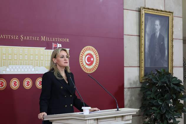 İZMİR MİLLETVEKİLİ ÖSEN:  “TURİZM KADAR ÇOK GELİR GETİREN ANCAK BU KADAR YANINDA OLUNMAYAN BAŞKA BİR SEKTÖR YOK.”