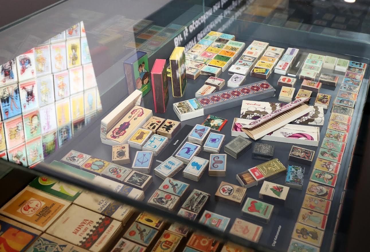 Karşıyaka'da nostaljik yolculuk: ‘Kibrit Çakıyorsun Karanlıkta’