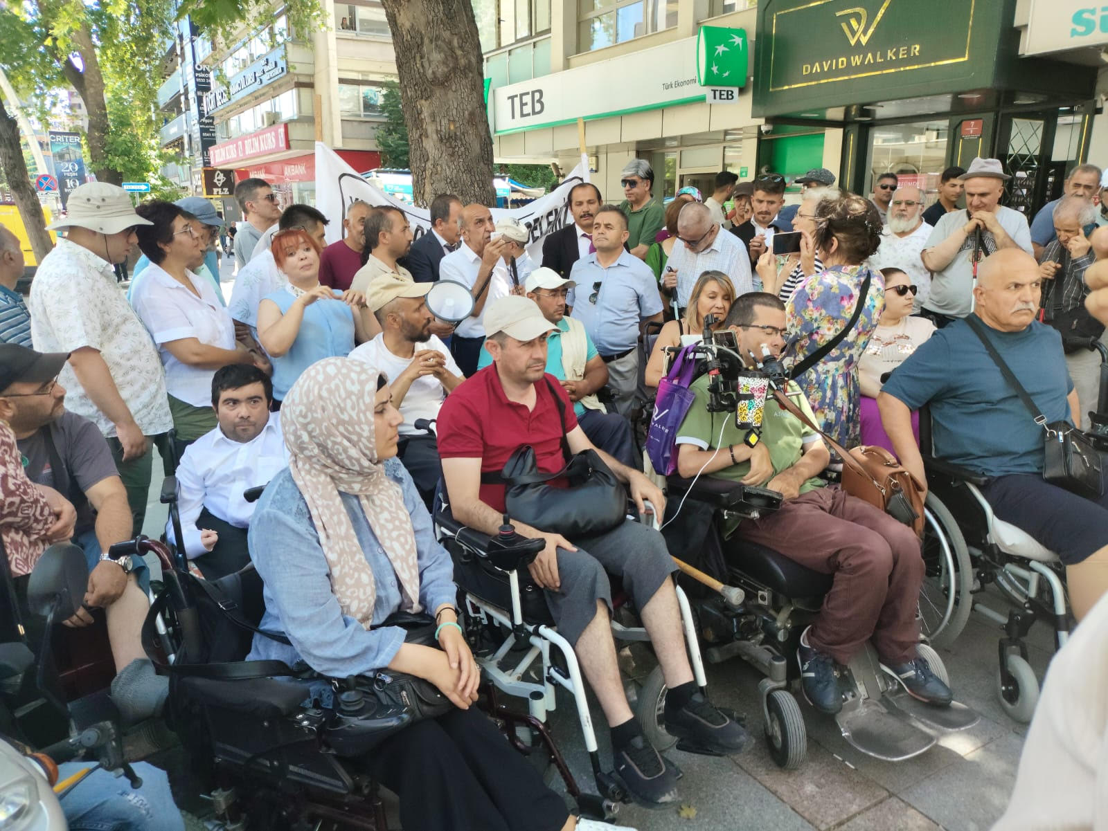 Engellilerin Haklarına Erişim Platformundan  