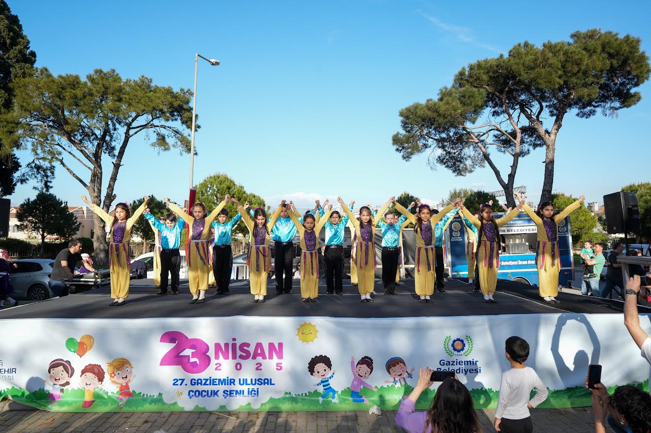 Gaziemir’i 23 Nisan coşkusu sardı