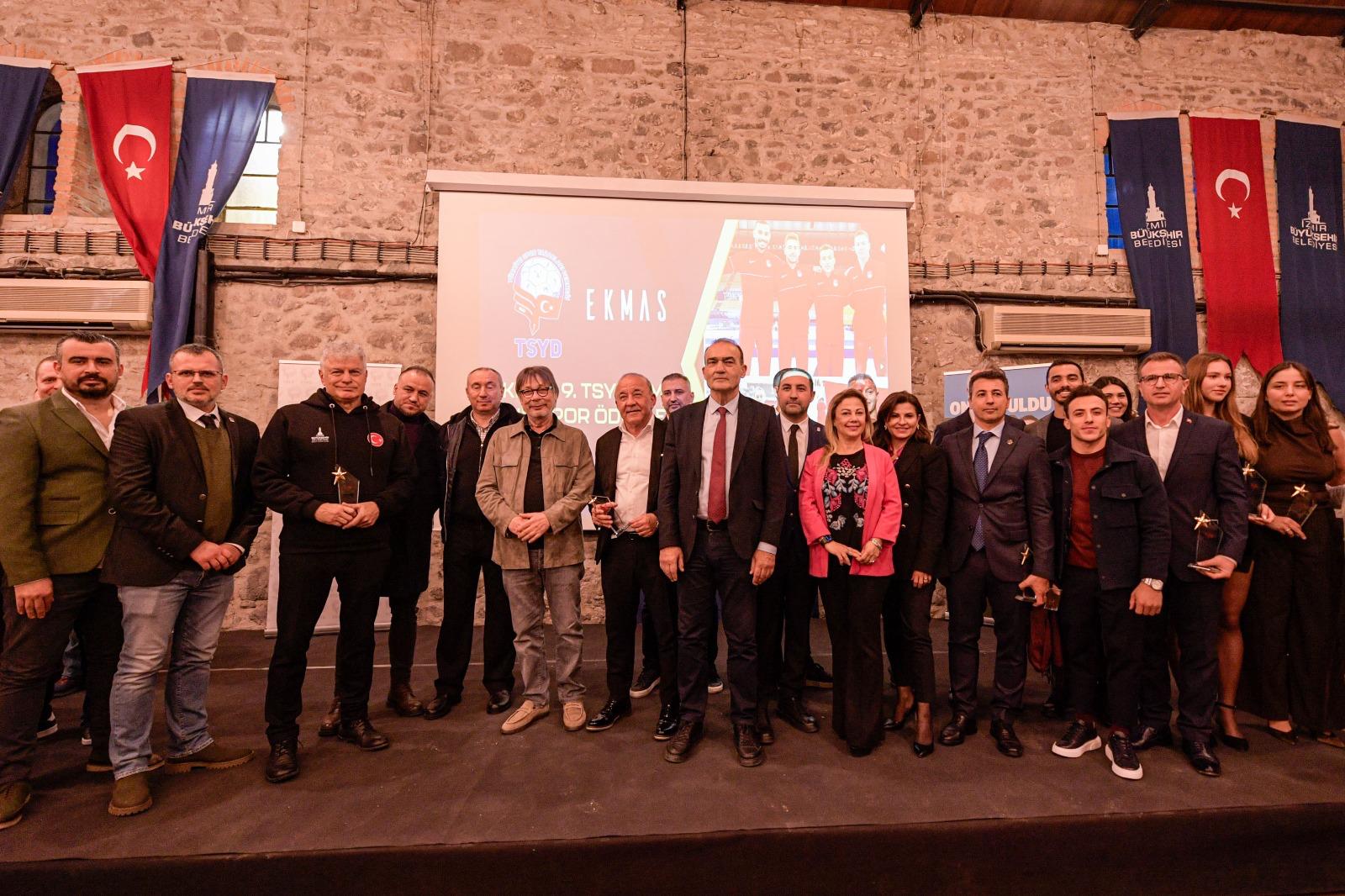 İzmir’de Yılın Spor Ödülleri Sahiplerini Buldu
