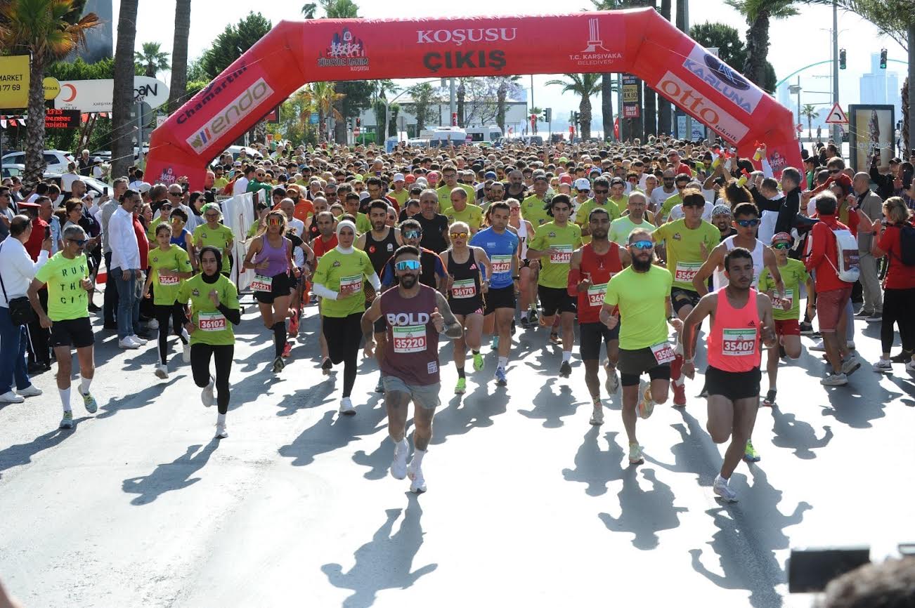 Karşıyaka tek yürek oldu, Zübeyde Anne’ye koştu! 