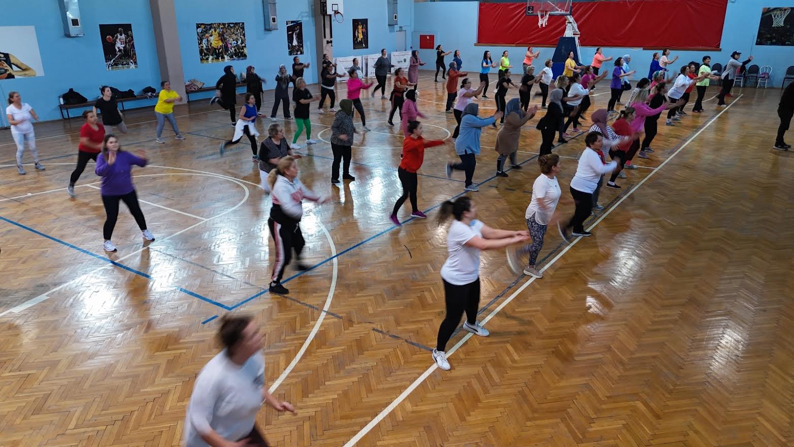 Menemen Belediyesi ücretsiz zumba kursunda buluşturuyor